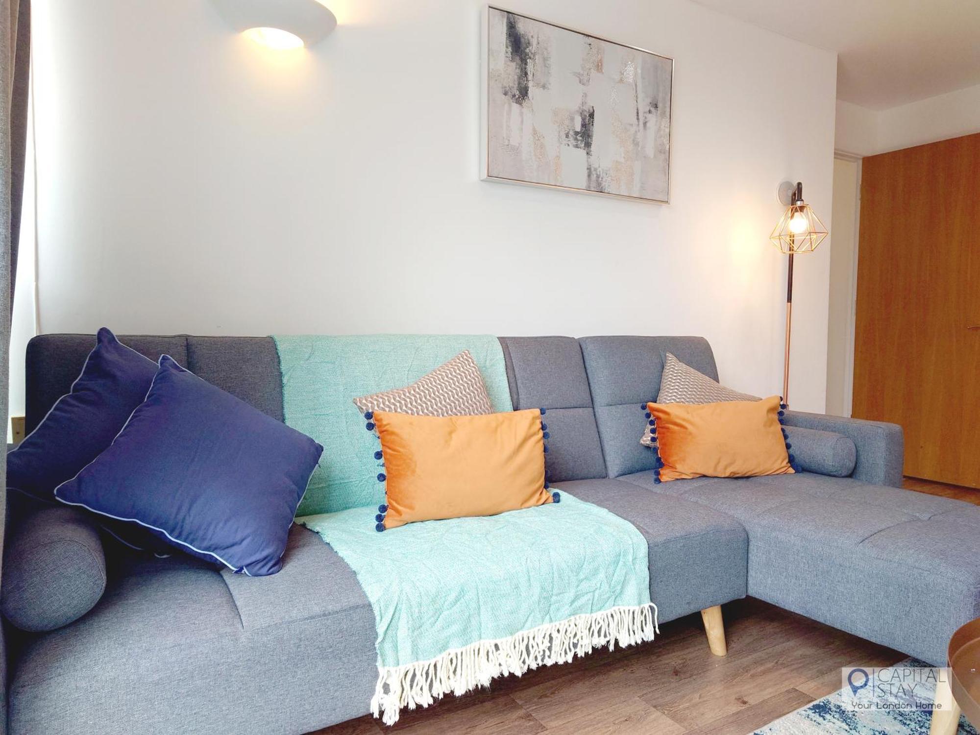 Two Bed Serviced By Docklands Apartament *